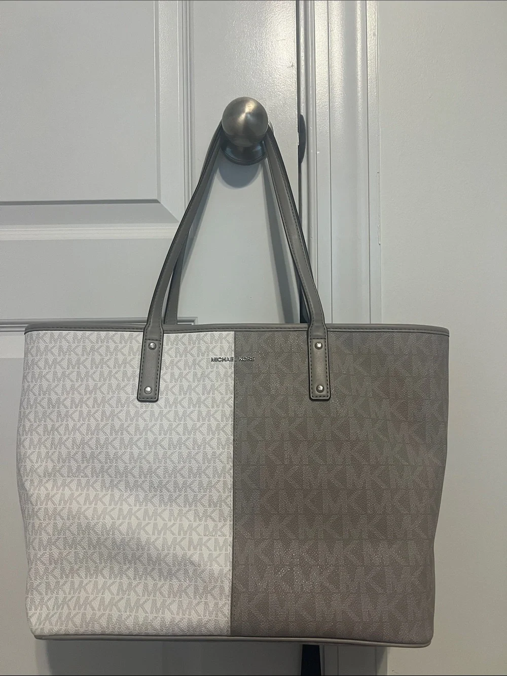 Michael Kors Two-Tone Gray/white LighyGray MK Signature Tote